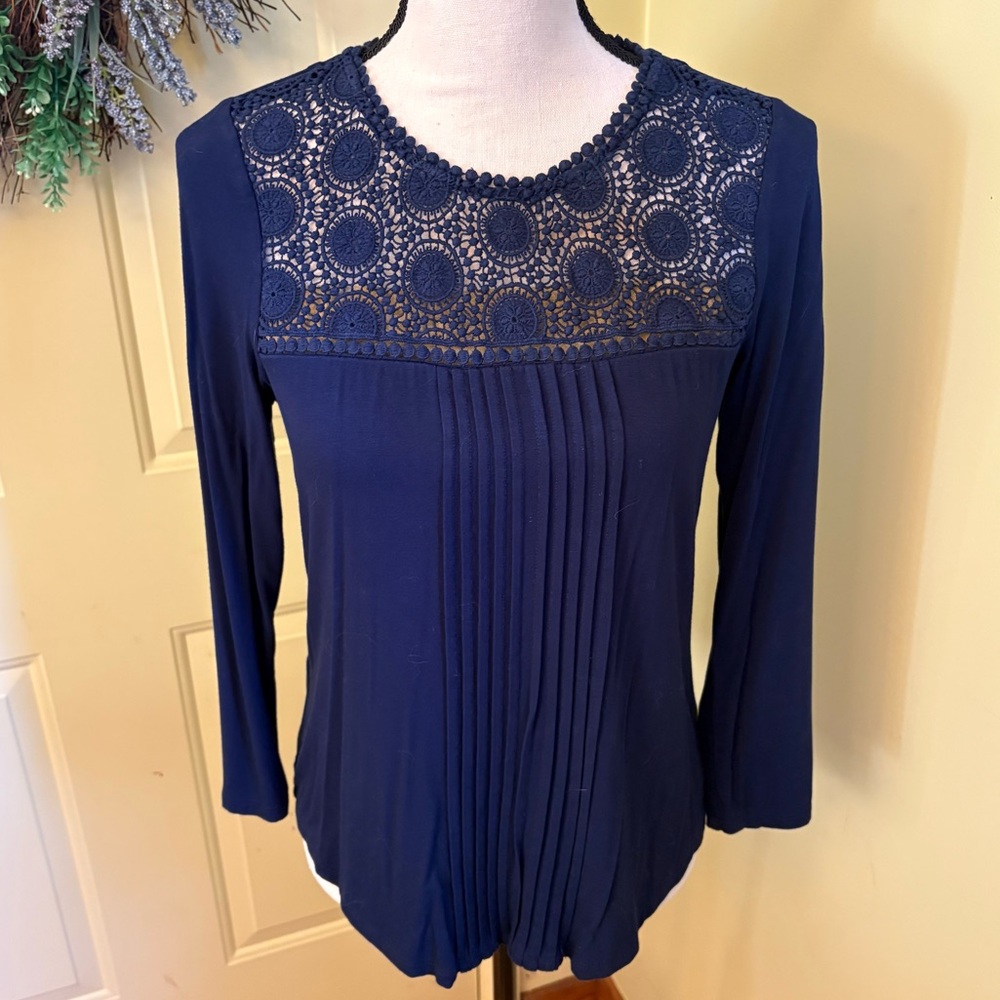 ANTHRO Daniel Rainn Navy Crochet-Top Blouse size XS Petite